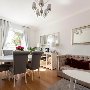 Elegant Near Old Town - Free Parking Апартаменты